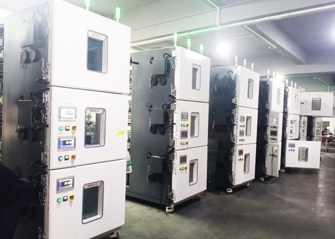 三层高低温试验箱